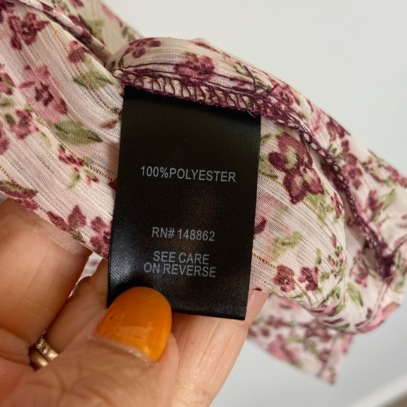 Torrid Floral Chiffon Short Sleeves Top Size 1X Pink Semi Sheer Flutter Sleeves - Picture 11 of 11